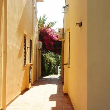 Διαμέρισμα In Near White Beaches Costa Rei